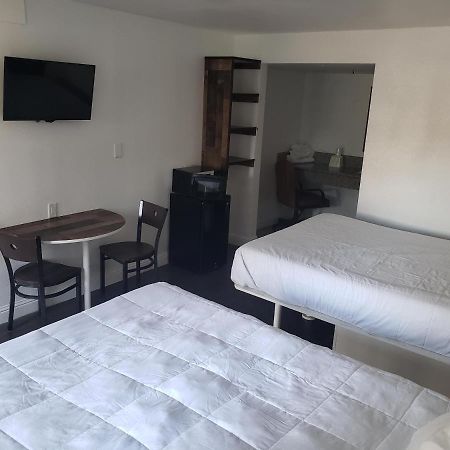 University Inn Фресно Экстерьер фото