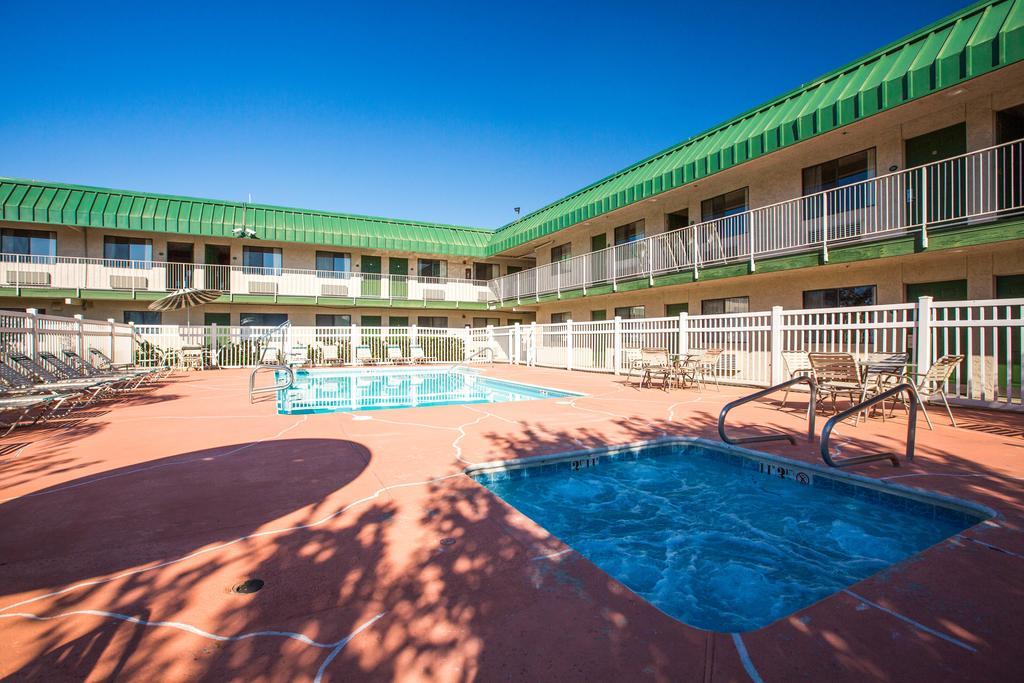 University Inn Фресно Экстерьер фото