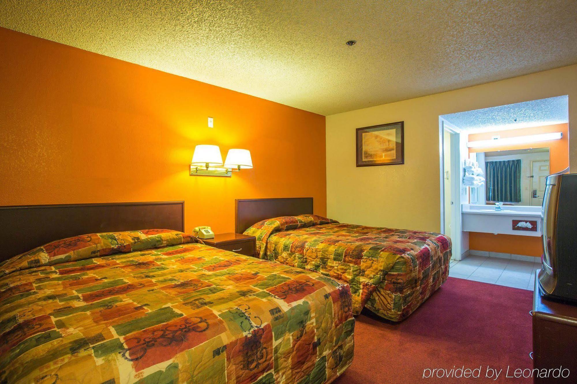 University Inn Фресно Экстерьер фото