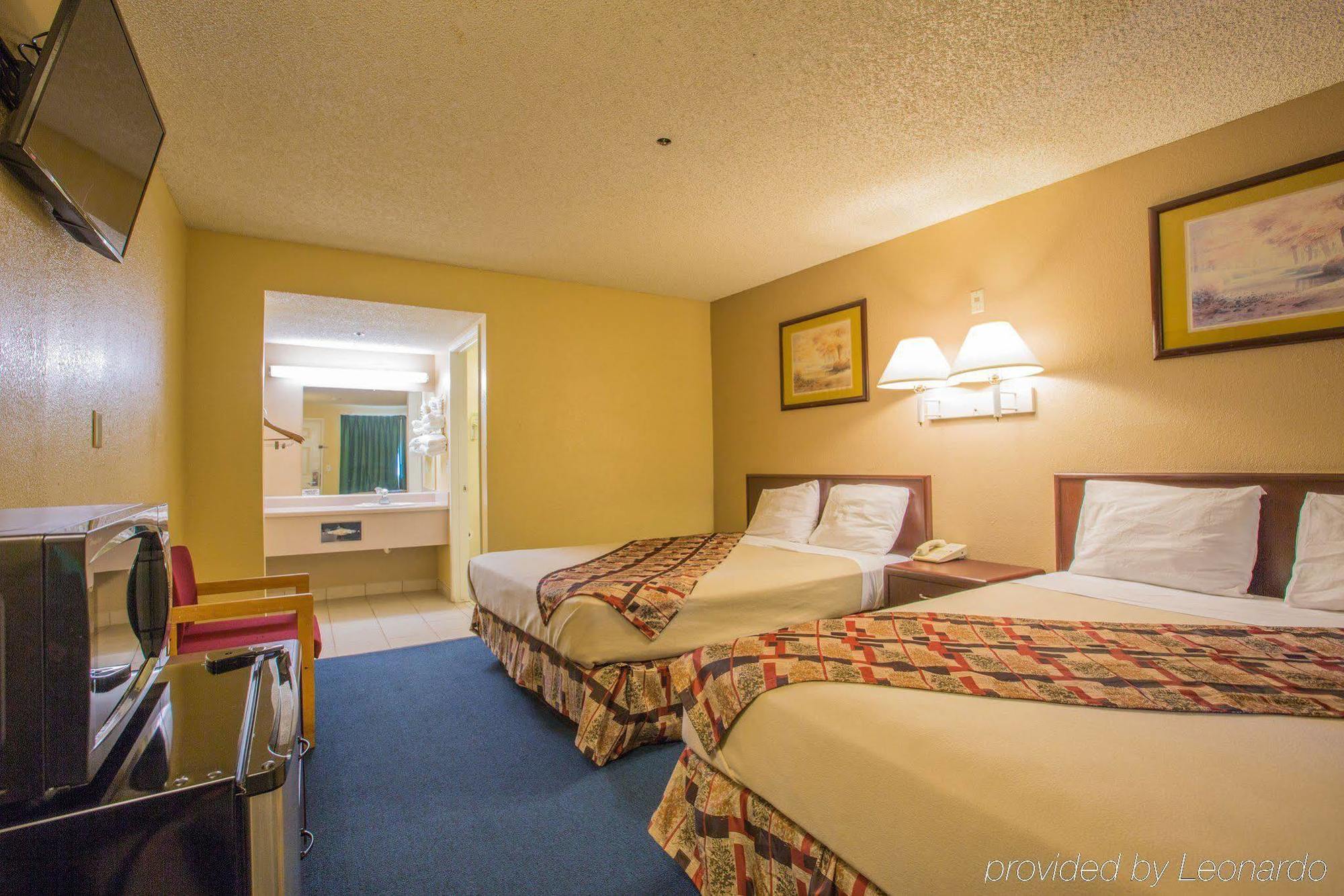University Inn Фресно Экстерьер фото