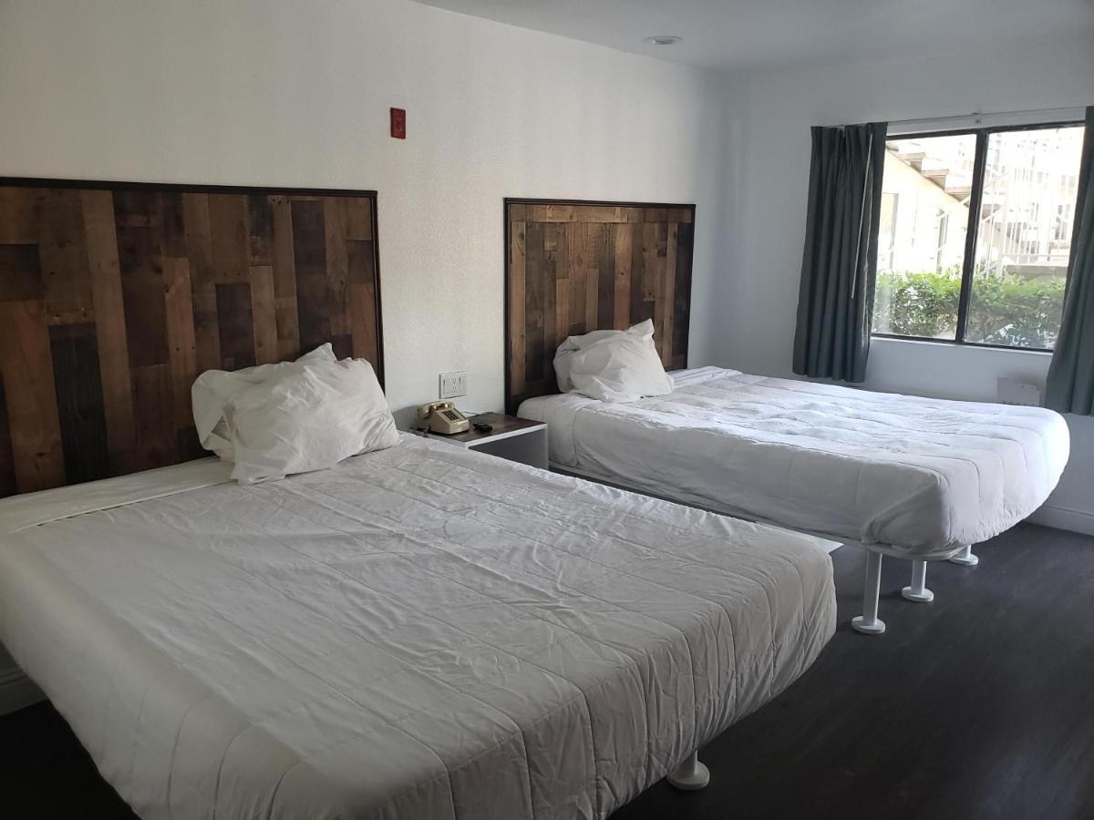 University Inn Фресно Экстерьер фото