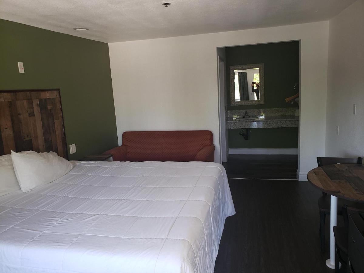 University Inn Фресно Экстерьер фото